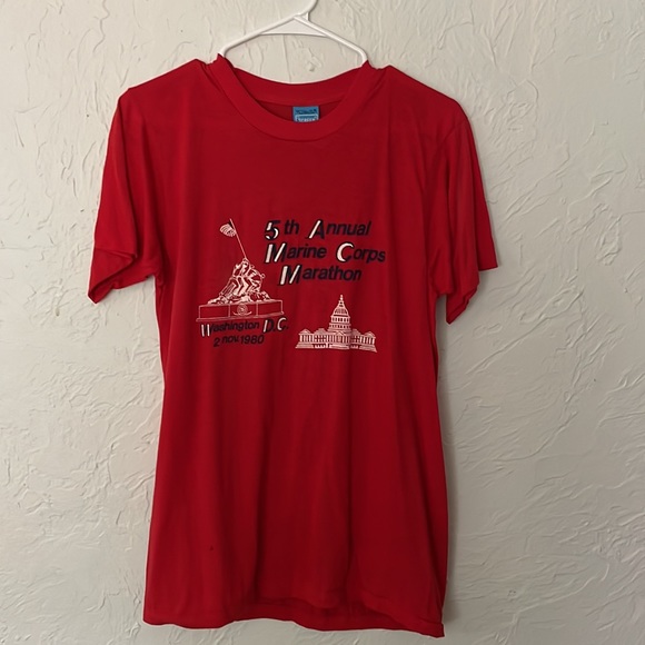 Vintage race day shirt for 5th Marine corps marathon in DC 1980 red, medium - Picture 2 of 6